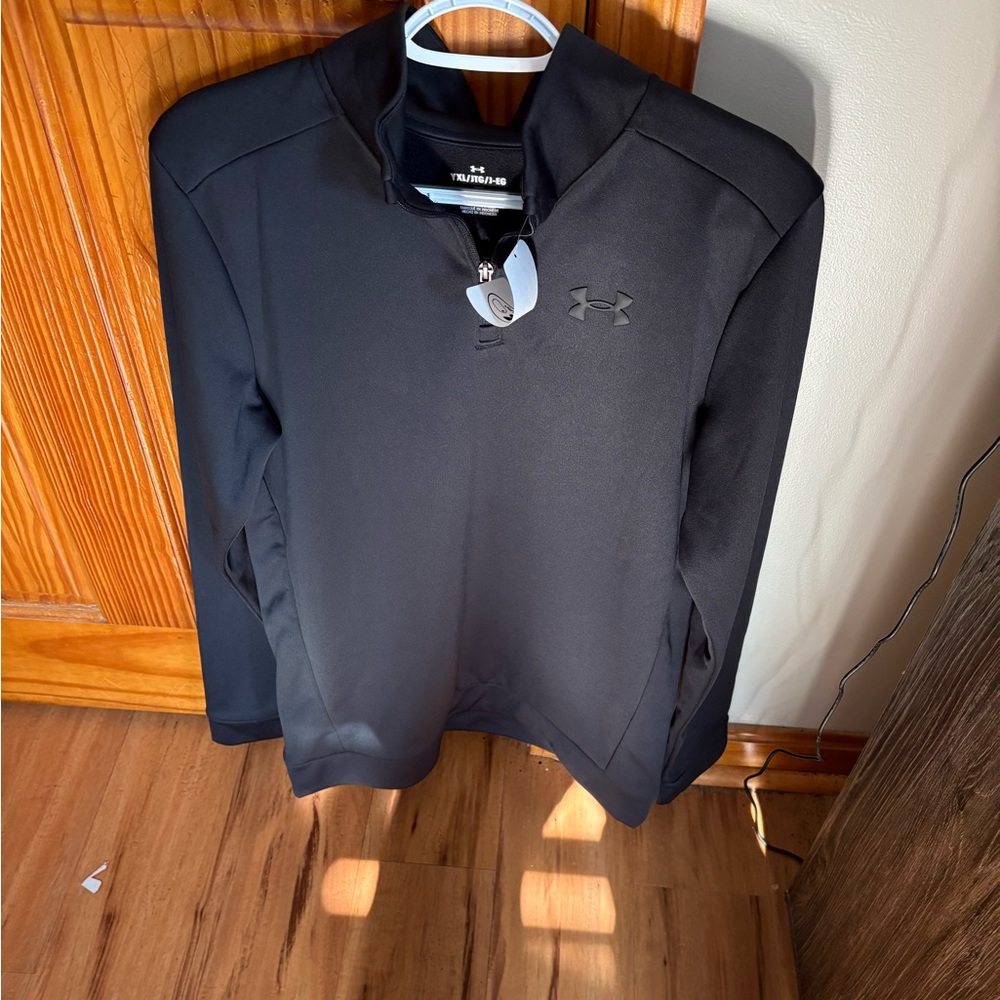 Under Armour boys  Black Quarter-Zip Pullover fleece new with tags